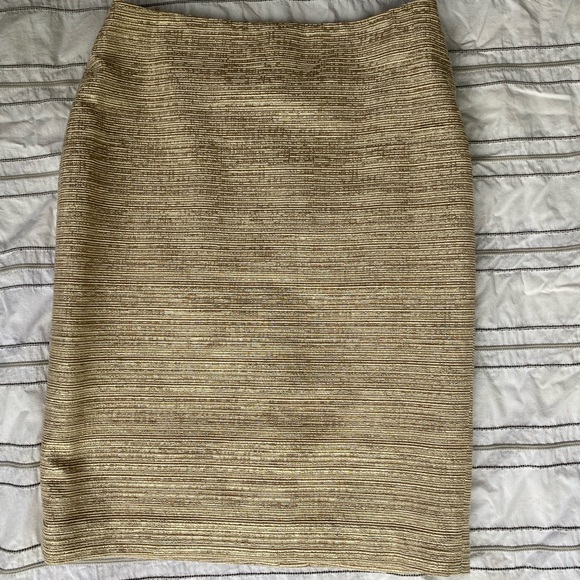 Talbots Pencil skirt size 6 cream with gold thread GUC - Picture 5 of 5